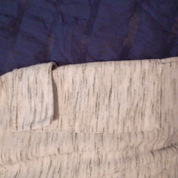 💙🌺Gray Jogger Pants - Picture 9 of 10